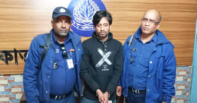 গ্রেপ্তার হওয়া ভুয়া সাংবাদিক